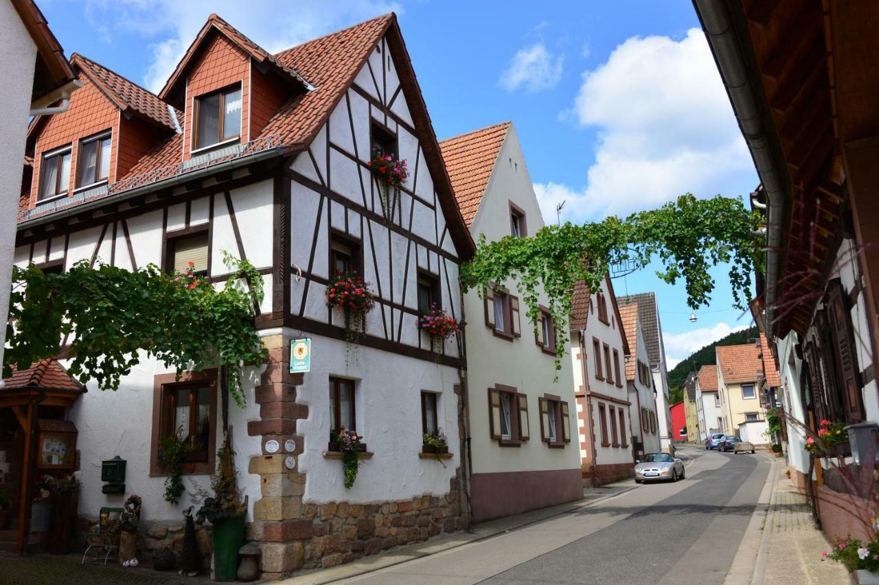 Gaestehaus Ehrhardt Schweigen-Rechtenbach Exterior foto